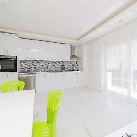 Furnished Flat W Balcony 2 Min To In * Antalya